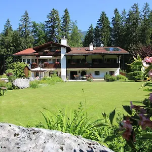 Ferienhaus Alpenchalet Zum Jeremia, Grainau